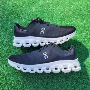 On cloudflow 4 - Women's Runnig shoes - Size 8.5